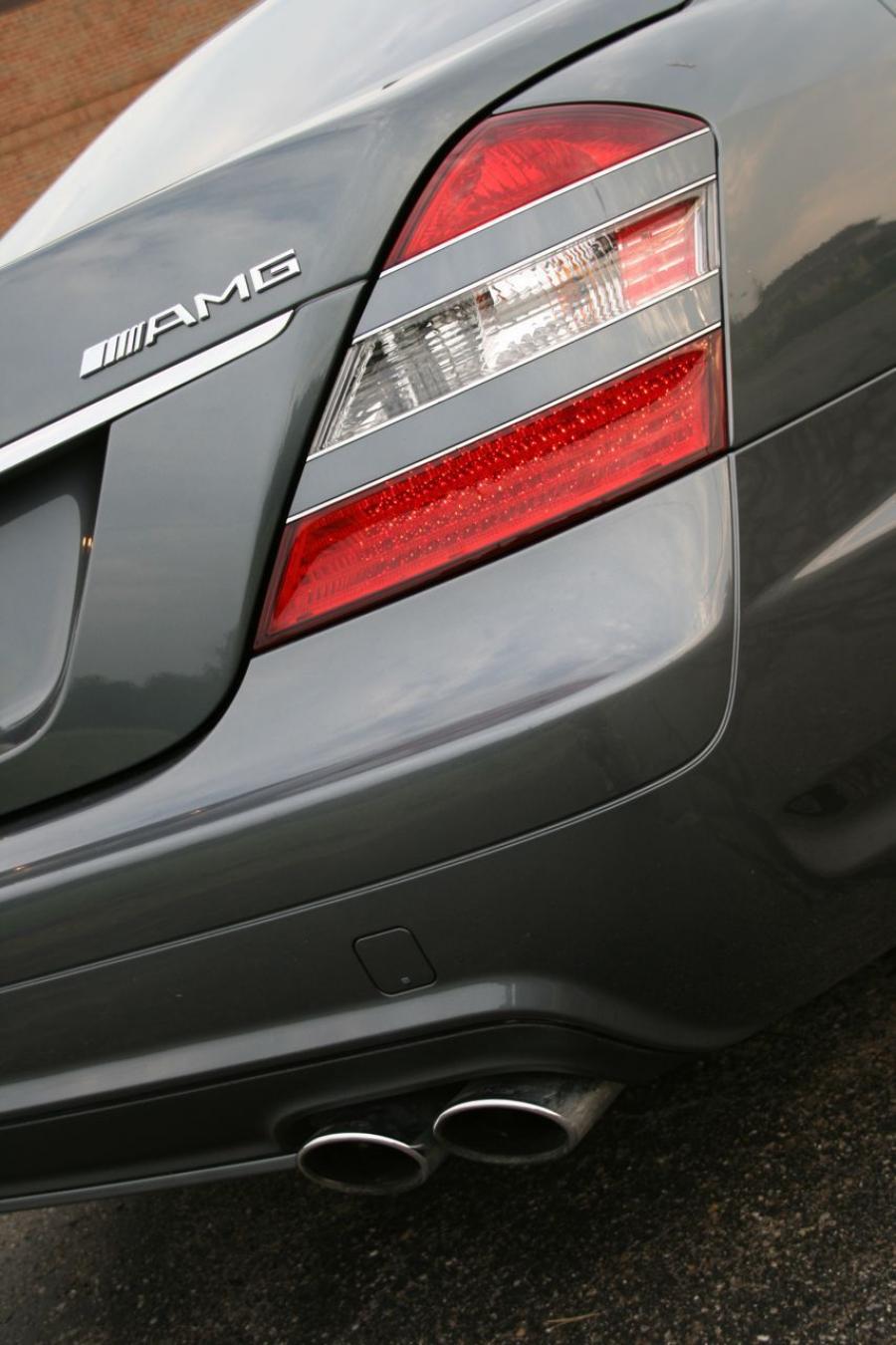  Mercedes-Benz S63 AMG 2008 года  (фото 32 из 42)